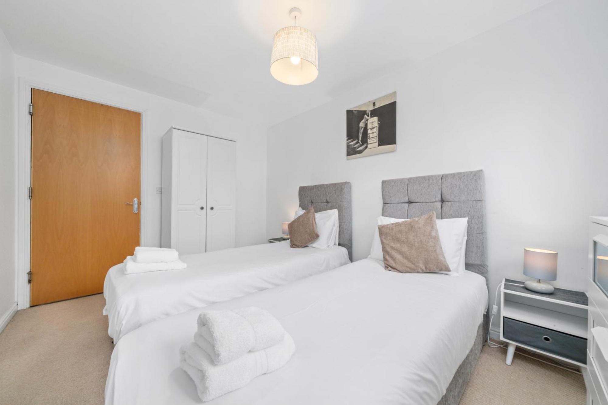 Saughton Suite With Views Of Water Of Leith Edinburgh Bagian luar foto